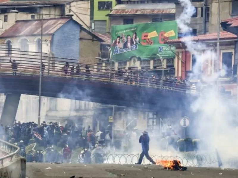 Un muerto en protesta de partidarios de Evo Morales y suben a 10 los fallecidos en crisis de Bolivia
